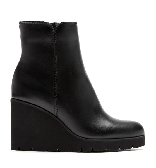 LC GO BLACK LEATHER WEDGE BOOTIE